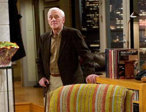 John Mahoney, who played cranky dad on Frasier, dies at 77 | CBC News