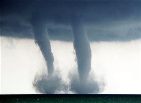 Waterspouts form on Lake Michigan off Wisconsin shore (with photos ...