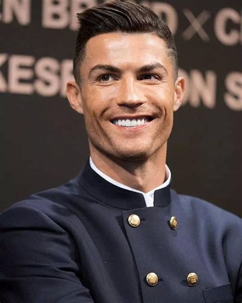 PHOTOS : Cristiano Ronaldo in Back Formals... - CR7 BASE