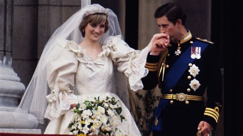 Princess Diana had a secret second wedding dress – details | HELLO!