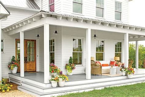 Adorable 40 Awesome Farmhouse Porch Design Ideas And Decorations https://coachdecor.com/40 ...