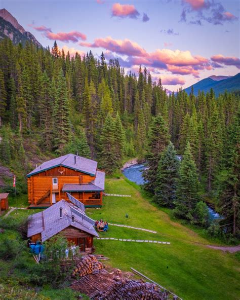 45 BEST Cabin Rentals in Alberta