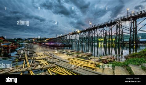 Wooden bridge (Mon Bridge) in Sangkhlaburi District, Kanchanaburi ...