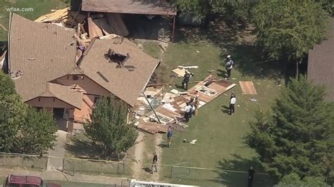 1 person injured in house explosion in Fort Worth, officials say | wfaa.com