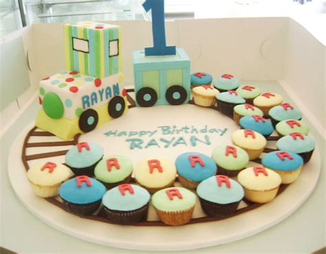 A fabulous birthday cake idea for a children's party- adults get to eat the train and the ...