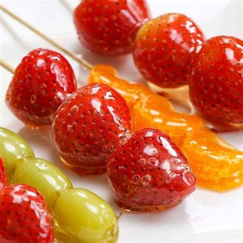 Crunchy and Glossy Candied Fruit (Tanghulu)