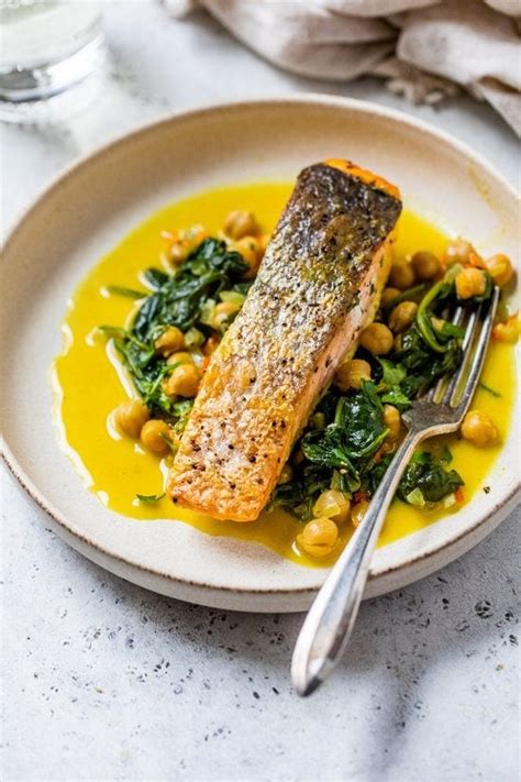 Salmon Coconut Curry with Spinach and Chickpeas - Recipe Chronicle