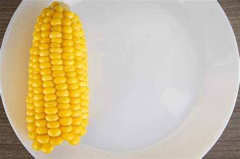 Premium Photo | Boiled corn