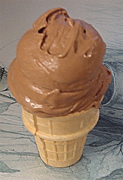 File:Chocolate ice cream.jpg - Wikipedia