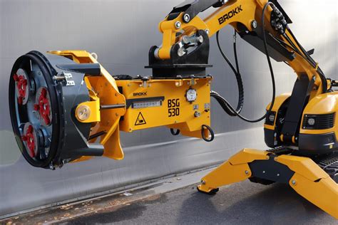 Brokk to introduce new grapple saw, surface grinder at bauma 2022