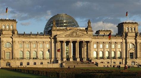 2 Paintings in Germany Parliament May Be Looted Art – The Forward