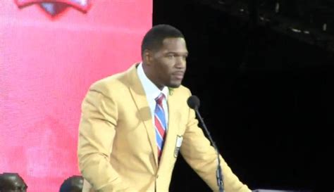 Pro Football Hall of Famer Michael Strahan helps Texas Southern get new equipment on eve of ...