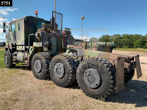 Oshkosh M1070 HET 8X8 Tractor Winch Truck - Oshkosh Equipment