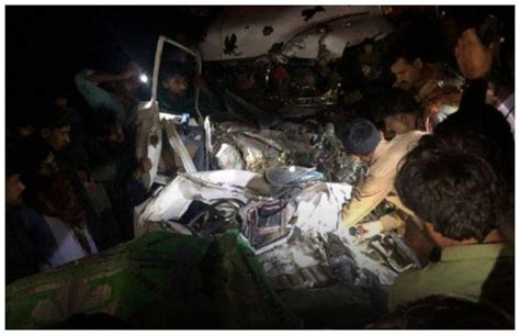 Nine picnickers from Karachi killed in road accident in Thatta - Oyeyeah