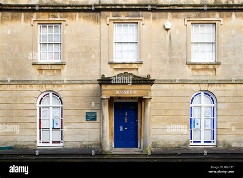 The Swindon Museum and Art Gallery in Bath Road Old Town Swindon ...