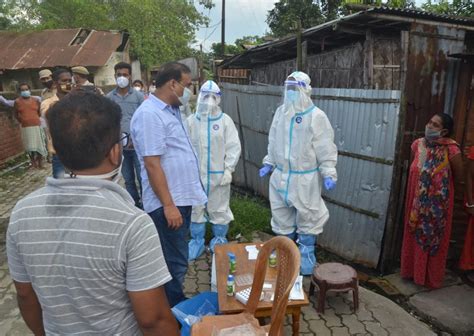 Himanta Biswa Sarma inspects door-to-door COVID-19 tests in Guwahati ...