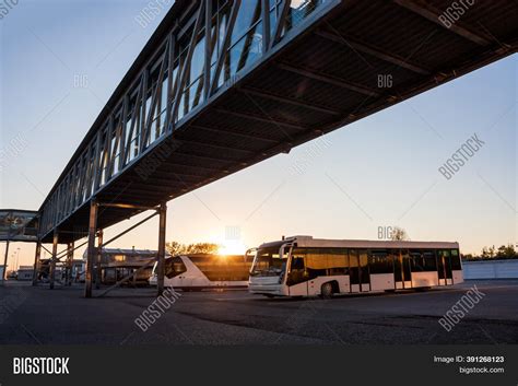 Shuttle Buses Parking Image & Photo (Free Trial) | Bigstock