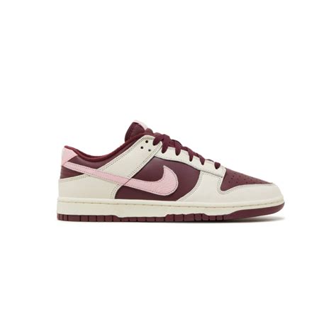 Dunk Low PRM Valentine's Day 2023 | Nike gifts, Dunk low, Valentines day