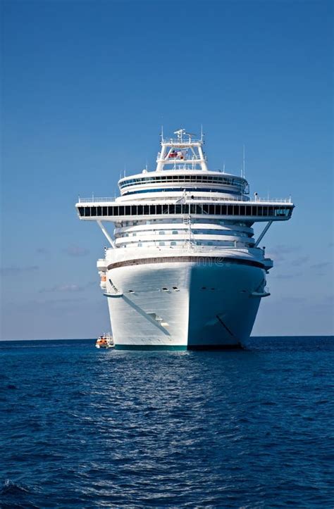 Cruise Ship in Caribbean Sea Stock Image - Image of cruise, blue: 13538193