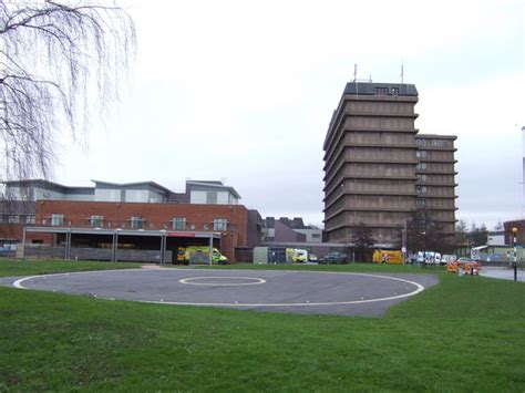 Gloucestershire Royal Hospital © Jonathan Billinger cc-by-sa/2.0 :: Geograph Britain and Ireland