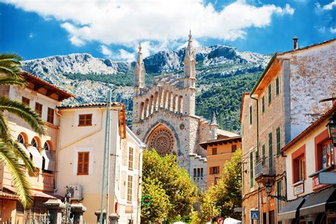 Sóller - toeristische trekpleister in noord-Mallorca