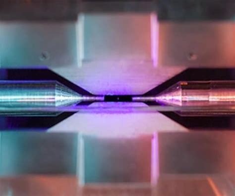 Photo of Single Floating Atom Wins UK Science Photography Award | Newsmax.com