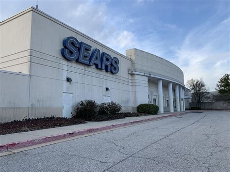 Abandoned Sears store, closed January 2021 (Marley Station Mall, Glen ...