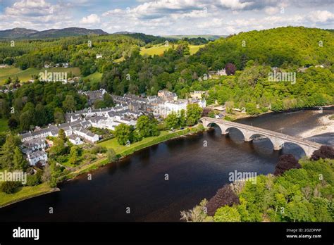 Dunkeld scotland scottish village hi-res stock photography and images ...