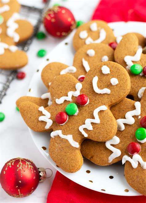 Soft-Gingerbread-Cookies-with-Icing | 3 Yummy Tummies