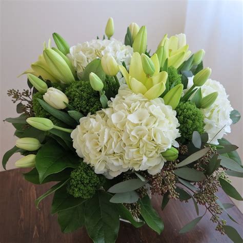 April flowers Toronto; trendy April flower arrangements from GeniusLoci ...