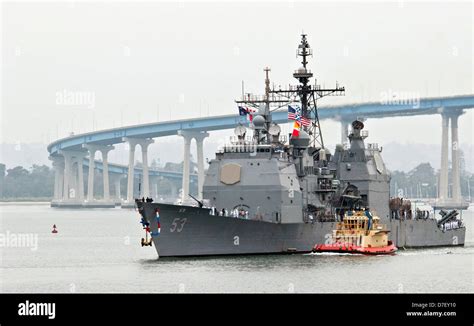 USS Mobile Bay returns to homeport Stock Photo - Alamy