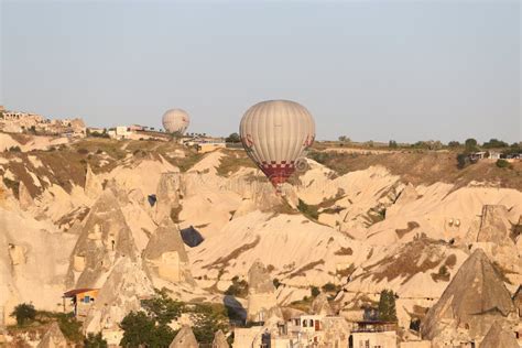 Hot Air Balloons Over Goreme Town Editorial Photo - Image of balloons, balloon: 97862831