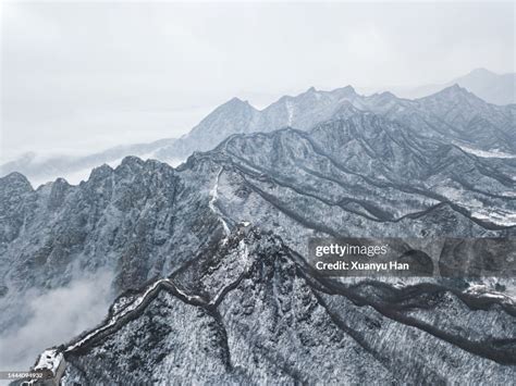 Great Wall Of China In Winter High-Res Stock Photo - Getty Images