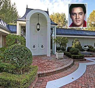 Elvis Presley Home in Hawaii | Elvis Presley's home & (inset) Elvis Presley (© Los Angeles Times ...