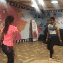 Erica Fernandes Parica Dance GIF - Erica Fernandes Parica Dance Kzk2 - Discover & Share GIFs