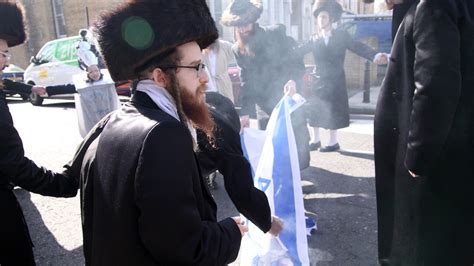 Ultra-Orthodox Anti-Zionist Jews Held an Israeli Flag Burning Protest ...