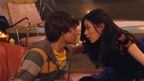 Imagem - Icarly-isaw-him-first-kiss-block-clip.jpg | ICarly Wiki | FANDOM powered by Wikia