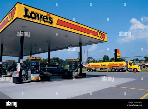 Loves Truck Stop Austin Tx : Gas Station Advertising In 150 Cities Gas ...