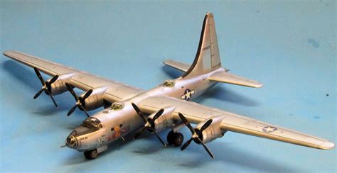 Oldsarges Aircraft Model blog: Aviation Usk 1/72 B-32 Dominator