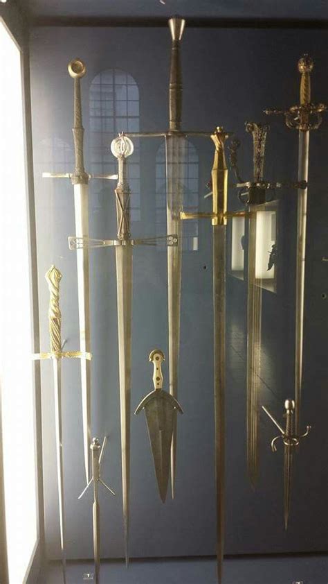 Munich longsword display | Swords medieval, Ancient swords, Rapier sword