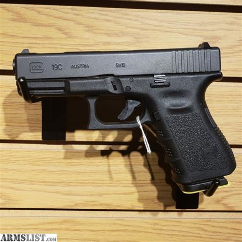 ARMSLIST - For Sale: Glock 19C Gen 3 9mm *Like New*