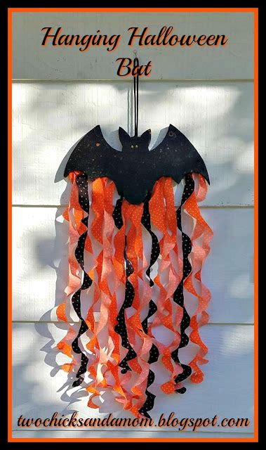 twochicksandamom.blogspot.com: Hanging Halloween Bat