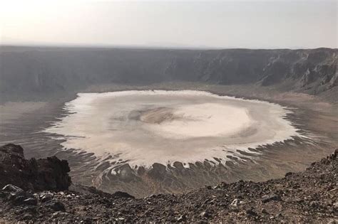 Al Wahbah Crater Overnight Tour – Saudi Arabia Tours