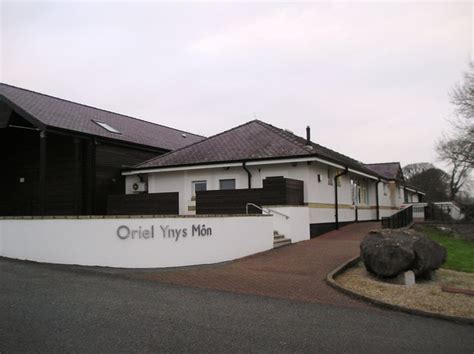 Oriel Ynys Mon, Llangefni © Chris Andrews :: Geograph Britain and Ireland