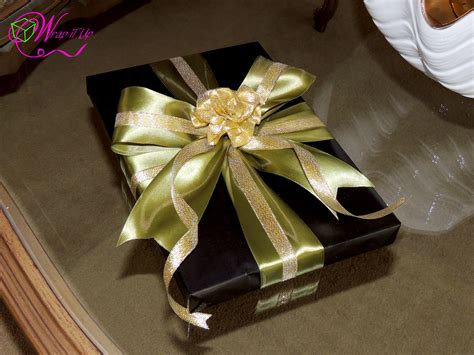 Creative Gift wrapping by "Wrap iT Up" - Handmade box wrapped with ...