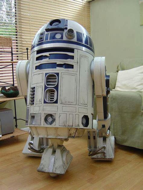 Fb (this would be awesome to have. Especially if its remote control) | Star wars droids, Star ...