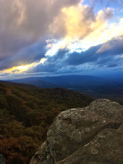 Blue Ridge Mountains, Virginia [OC] [3024x4032] : r/EarthPorn