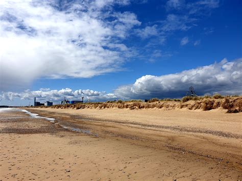 Great Yarmouth South Beach - Photo "PEELING AWAY THE LAYERS" :: British Beaches