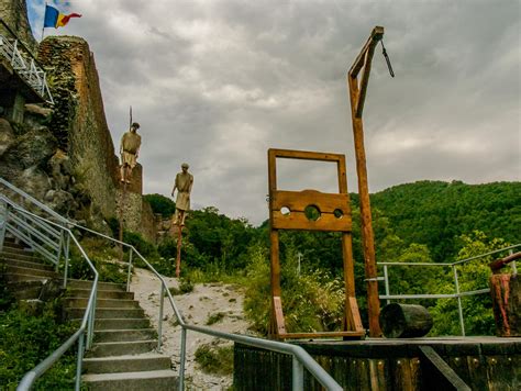 Poenari Castle, home of Vlad the Impaler, Romania : r/europe