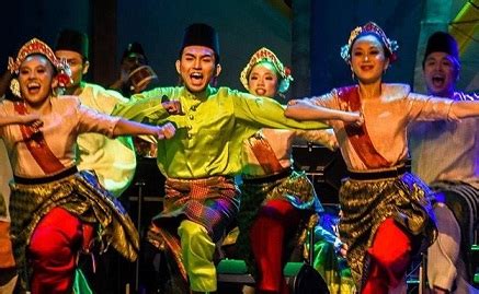 Tari Zapin, Akulturasi Seni Budaya Rumpun Melayu | iphedia.com